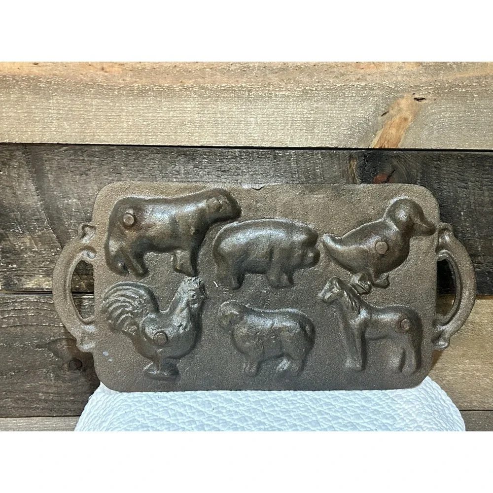 Animal Cast Iron Baking Mold‎ Pan  Farm Animals Horse Rooster Sheep Pig Cow Duck